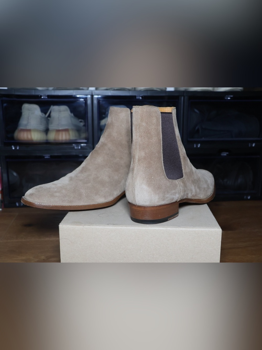 Saint Laurent Wyatt 30 Suede Chelsea Boots - Picture 9 of 9